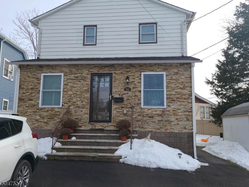82 Barbour St - Photo 1