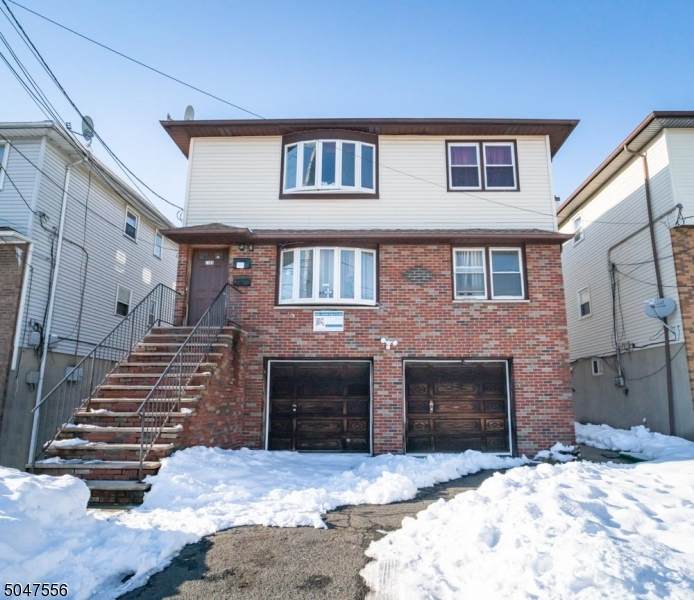 1105 Essex Ave - Photo 1