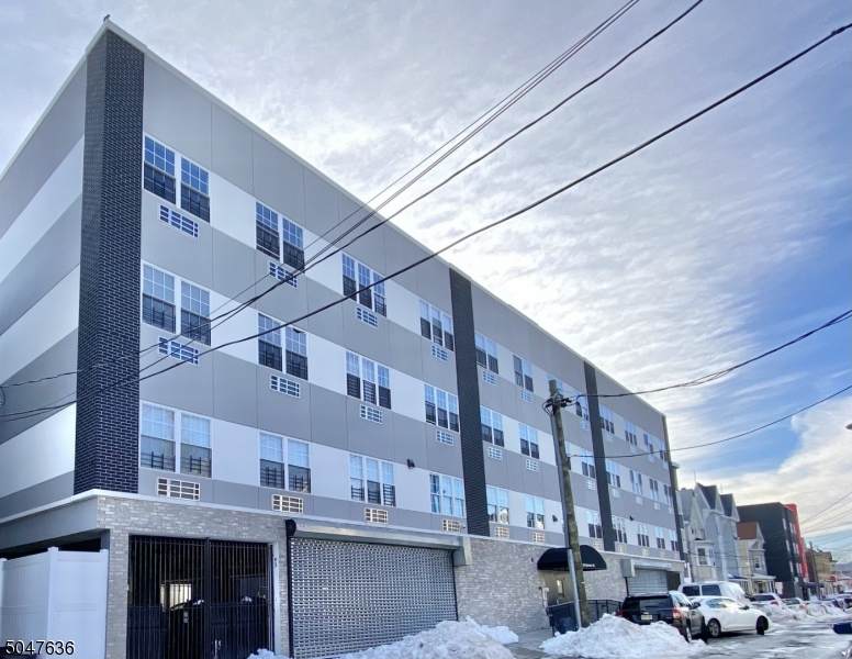 210 Governor St - Photo 1