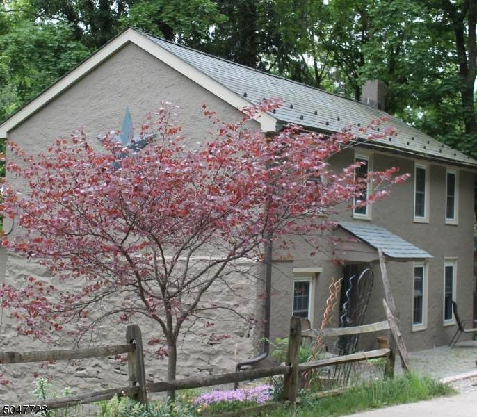 57 Quarry St - Photo 1