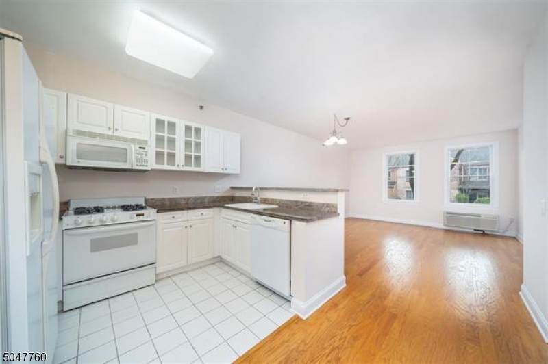 40 Constitution Way - Photo 1