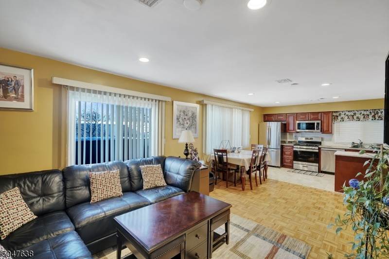 142 Main Ave - Photo 1