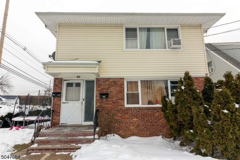812 Niles Rd - Photo 1