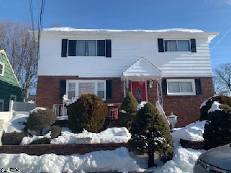 264 Ryerson Ave - Photo 1