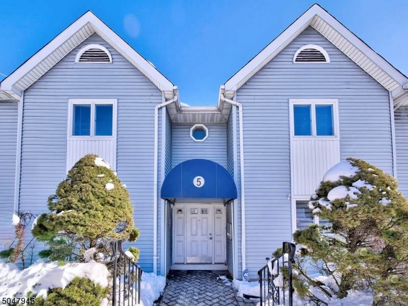5 Jefferson St - Photo 1