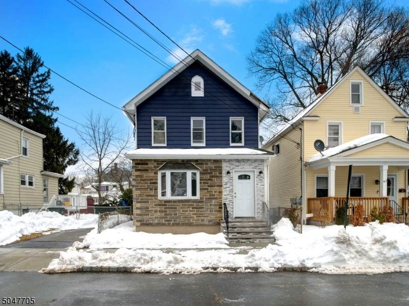 43 Maple St - Photo 1