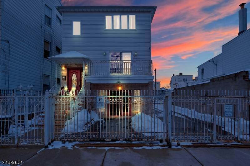 164 Ridge St - Photo 1