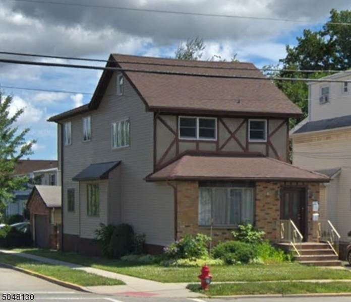 701 Ten Eyck Ave - Photo 1