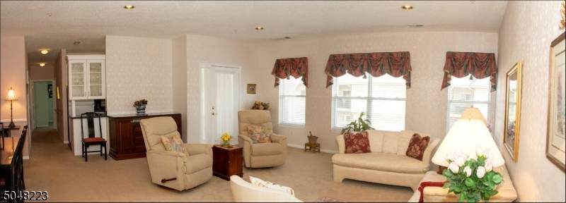 1222 Brittany Dr - Photo 1