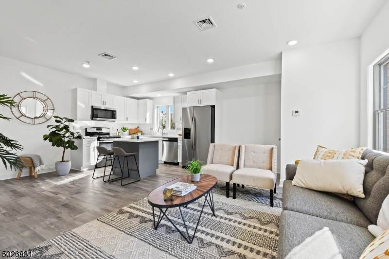 85 4th St - Photo 1