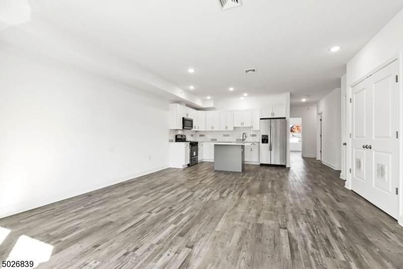 79 4th St - Photo 1