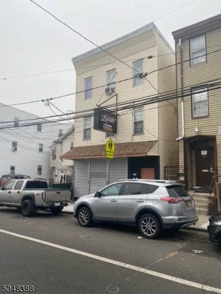 96 Summer Ave - Photo 1