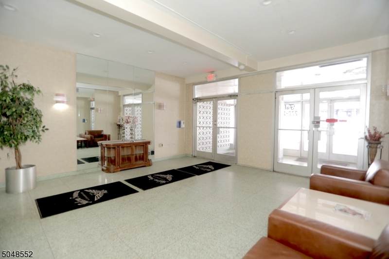 276 Prospect St - Photo 1