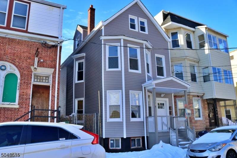 789 S 17th St - Photo 1