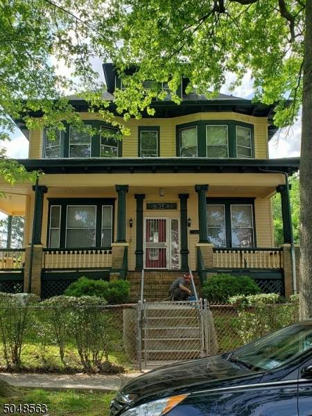 33 Leslie St - Photo 1