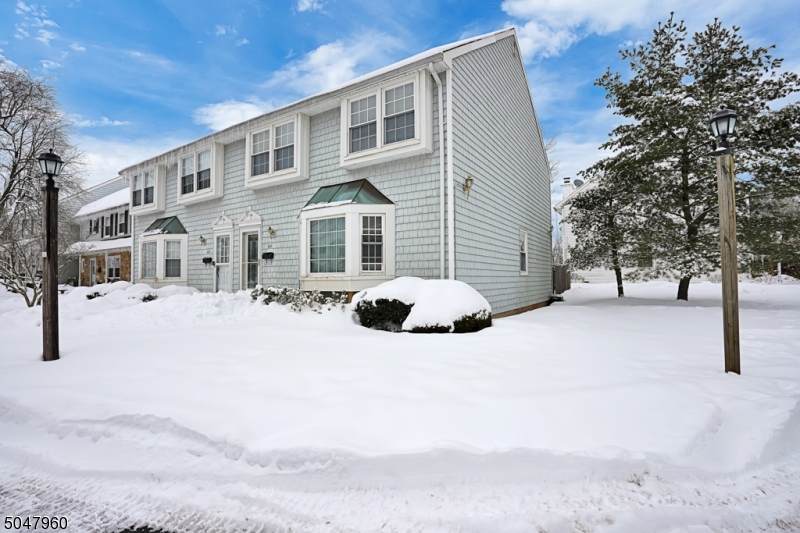 108 Columbia Cmn - Photo 1