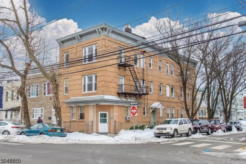 111 Mallory Ave - Photo 1