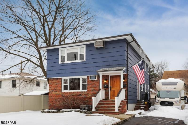 1374 Lambert St - Photo 1