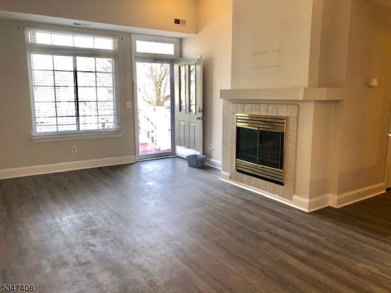 54 Wentworth Rd - Photo 1