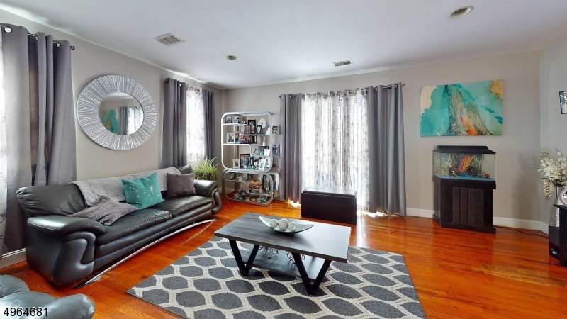 47 May St - Photo 1