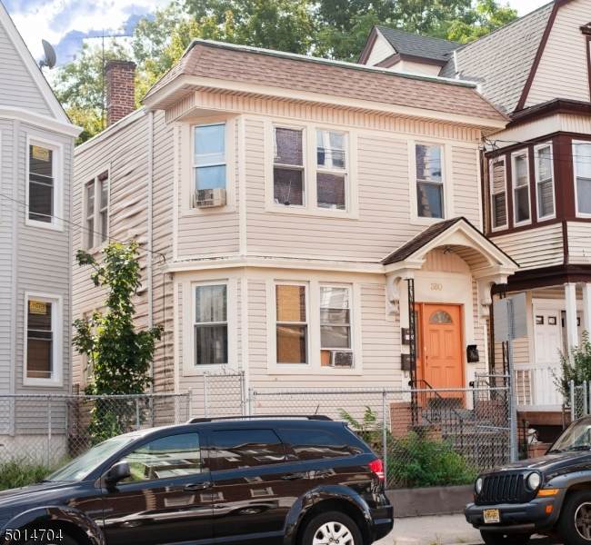380 Sandford Ave - Photo 1