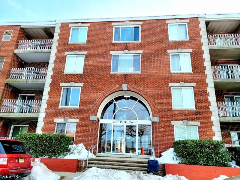 200 Park Rd - Photo 1