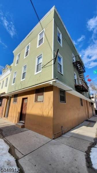 303 Lafayette St - Photo 1