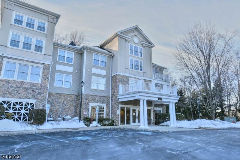 2102 Peer Pl - Photo 1
