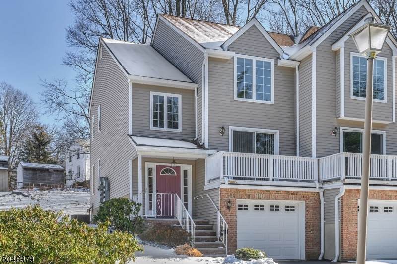 16 Joanne Dr - Photo 1