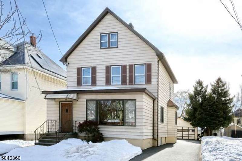35 Clinton Ave - Photo 1