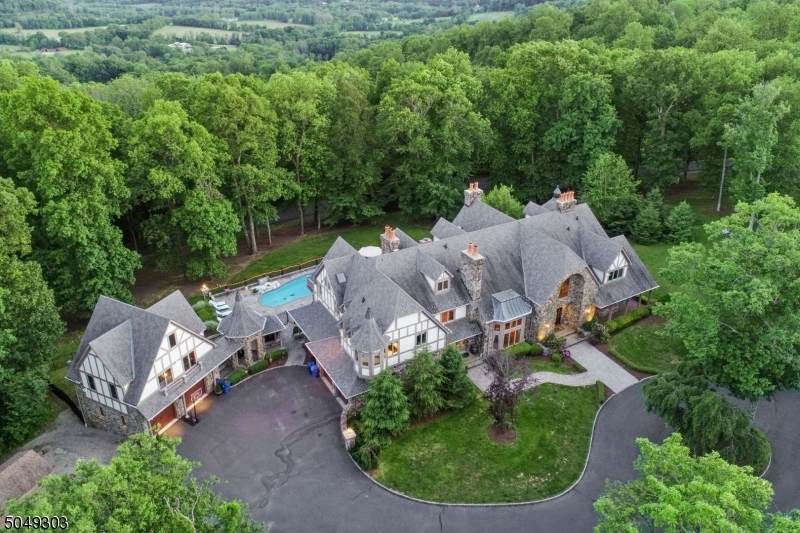 4 Fieldview Lane - Photo 1