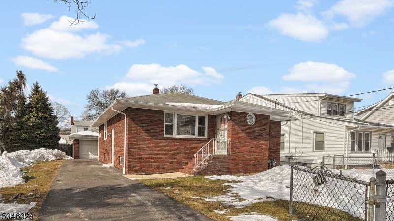 22 Chestnut St - Photo 1