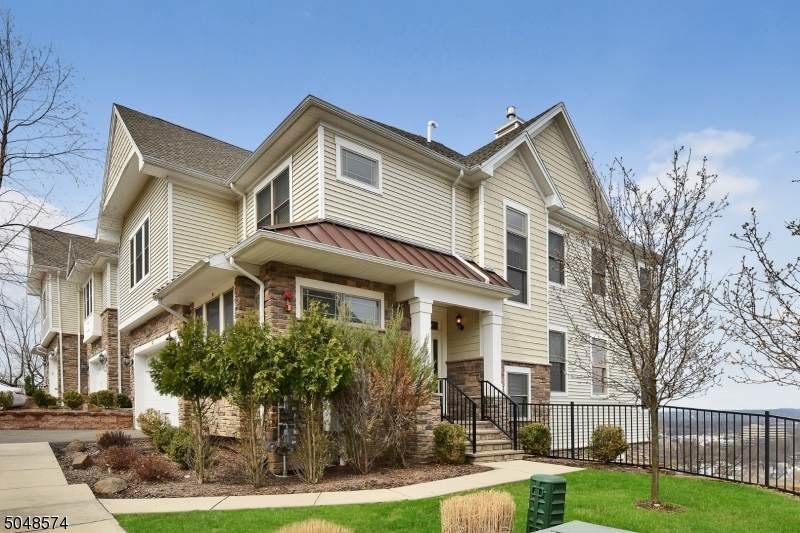 13 Summit Dr - Photo 1