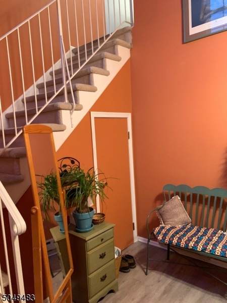 512 Plymouth Rd - Photo 1