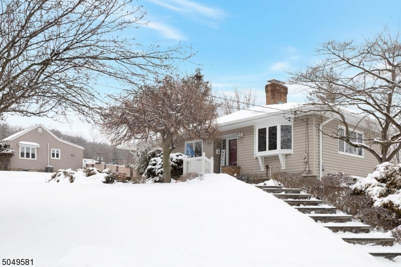 31 Overlook Ave - Photo 1