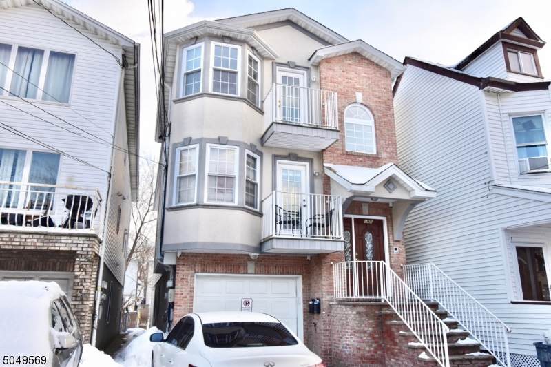 140 Orchard St - Photo 1