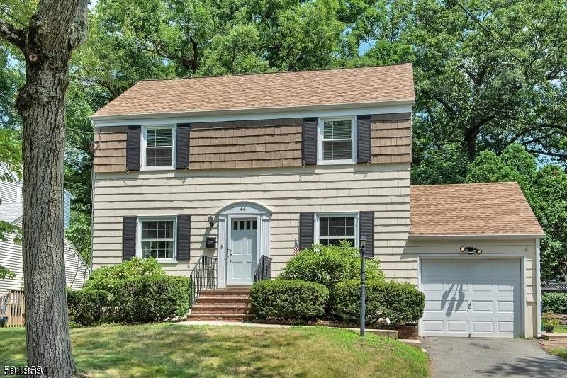 44 Amherst Pl - Photo 1