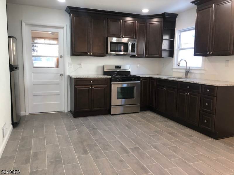 17 Clinton St - Photo 1