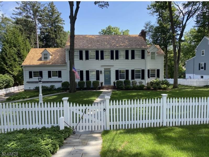 62 Fairview Ave - Photo 1