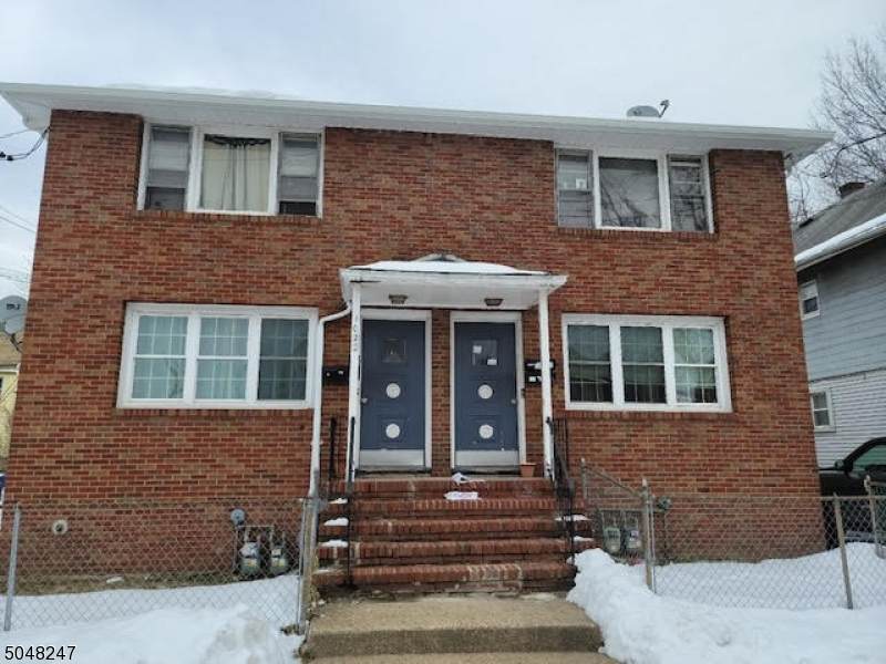 1022 Charles St - Photo 1
