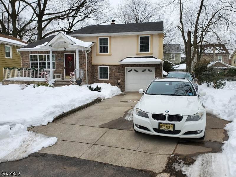 1228 Clifton Ter - Photo 1