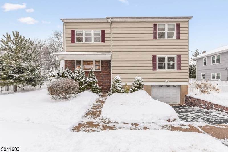 309 Montague Pl - Photo 1
