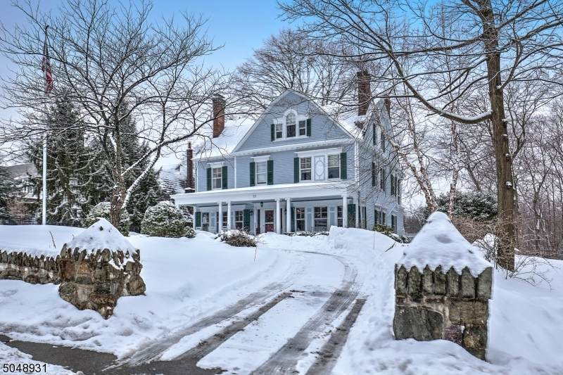 25 Ogden Pl - Photo 1