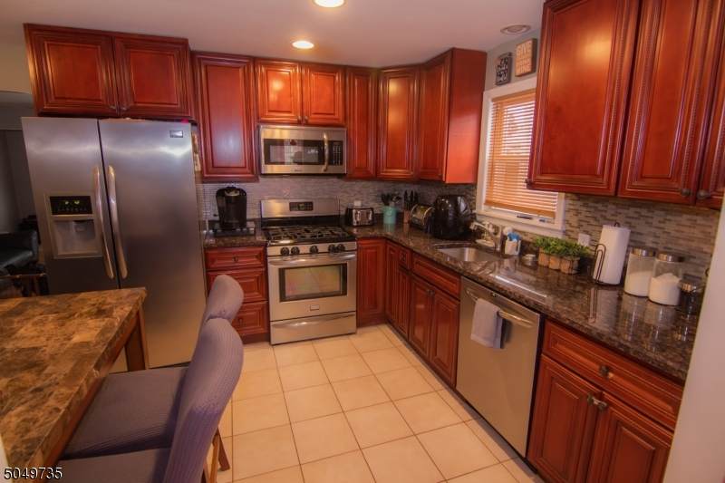 34 Melrose Ter - Photo 1