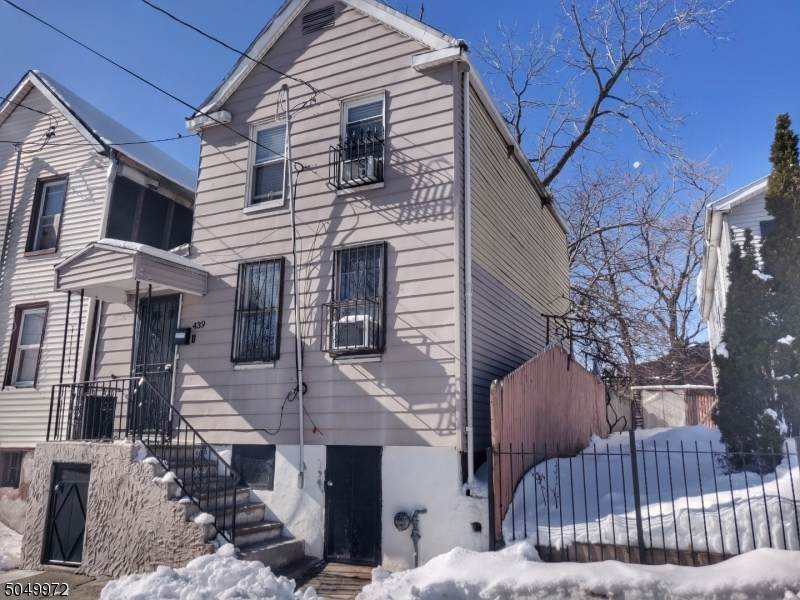 439 S 9Th St - Photo 1