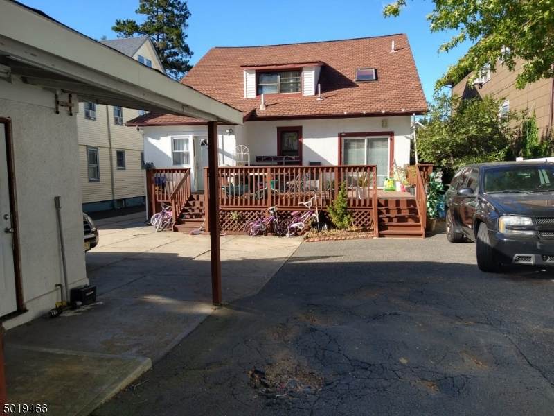 520 Jersey Ave - Photo 1