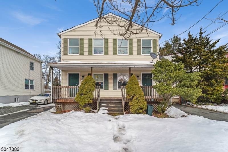33 Maple St - Photo 1