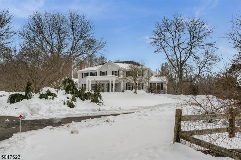 14 Kerby Ln - Photo 1