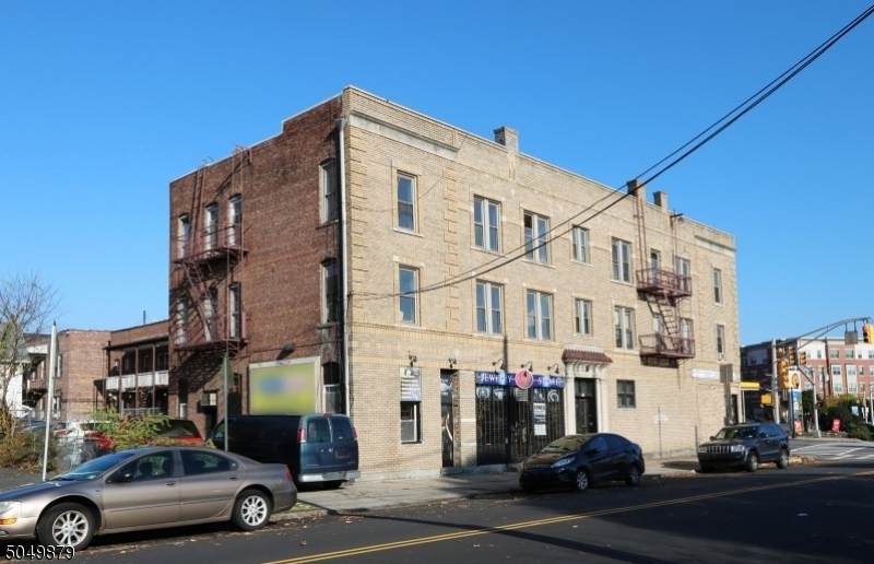 100 Bloomfield Ave - Photo 1