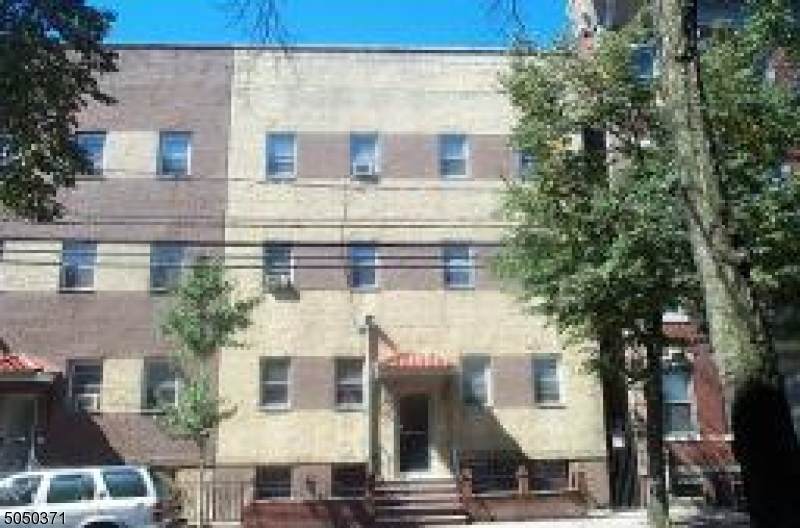 602 N 6th St - Photo 1